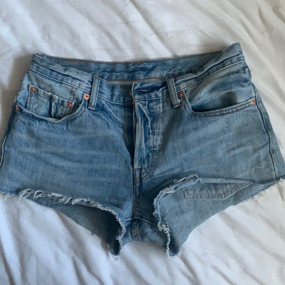 Levi’s Cheeky 501 Shorts - Picture 2 of 3